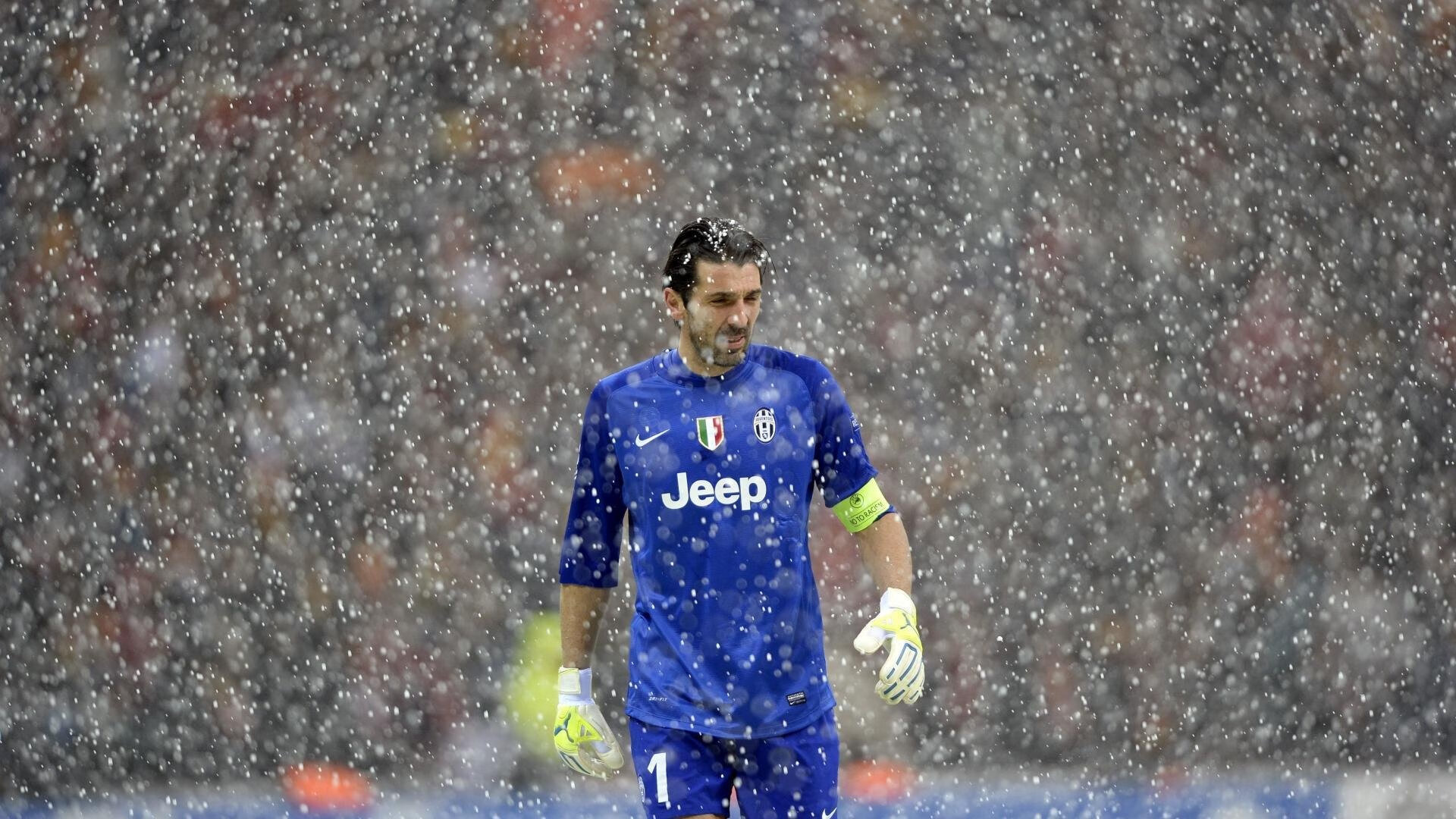 欧洲杯难忘瞬间：看点满满，泪点也多，欧洲杯太精彩了